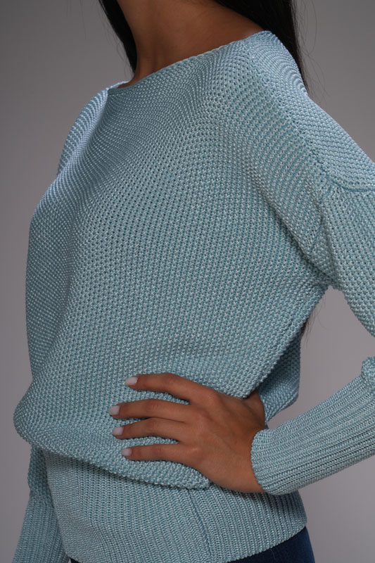 Ženski džemper sa spuštenim rukavima