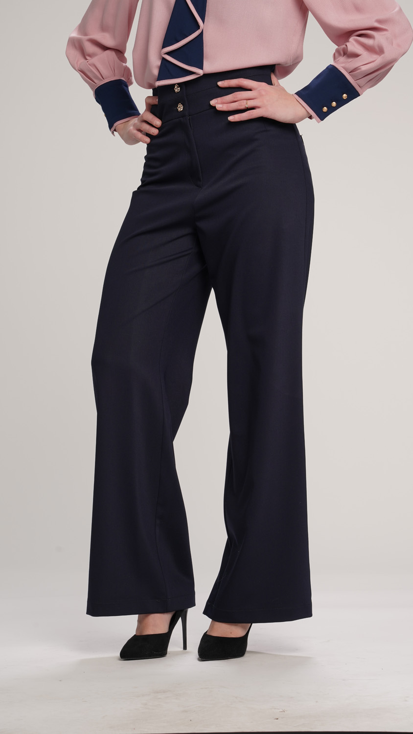 Ženske pantalone šireg kroja
