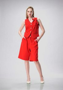 Ženski komplet prsluk i bermude